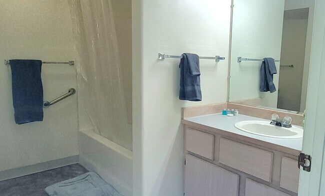 Photo - Vista Unit 2 - Furnished