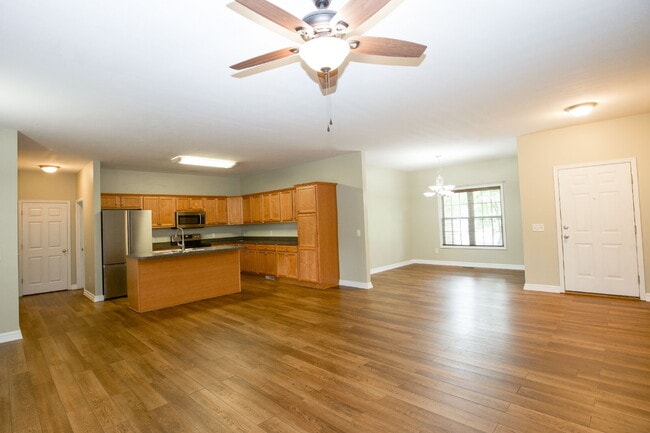 Photo - 110 Willow Creek Ln