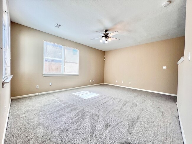 Photo - 815 Forest Ivy Ln