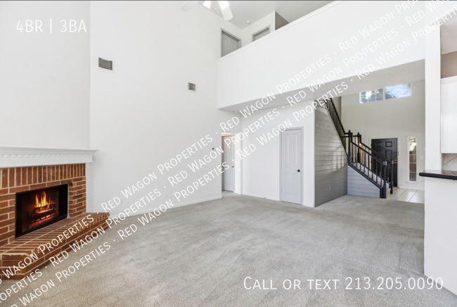 Photo - 2635 Lakehills St