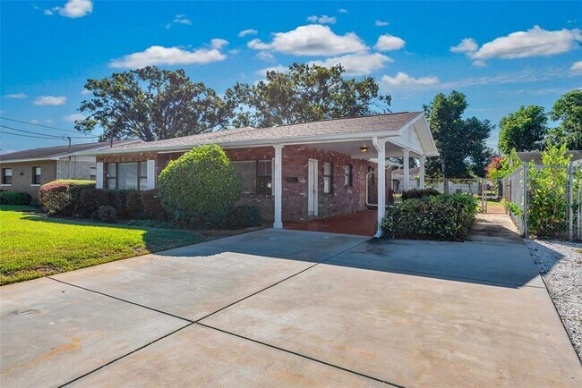 Photo - 2912 W Lake Ave