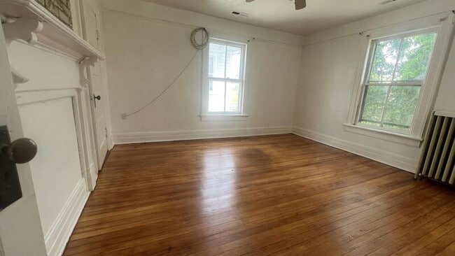 Building Photo - 506 Stuart St