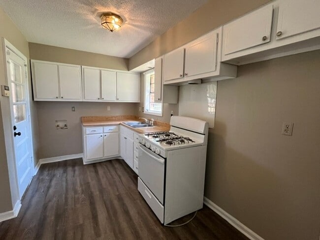 Photo - 7606 Rockingham Dr