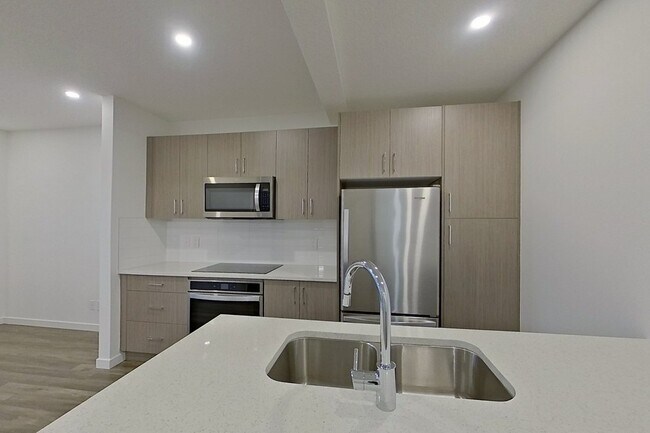 Photo - 11503-276 76 Ave NW