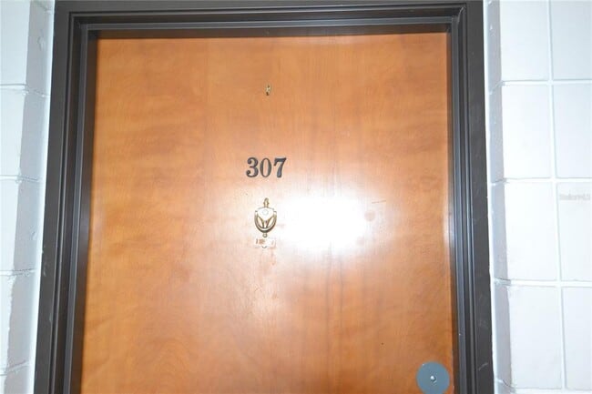 Building Photo - 2585 Countryside Blvd