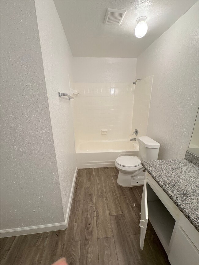 Photo - 5625 Antoine Dr Unit 1005