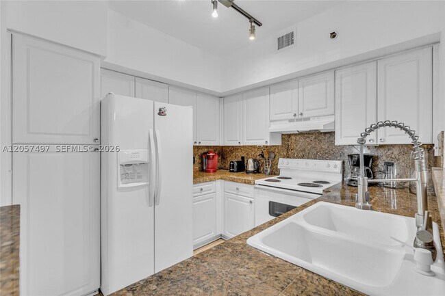 Photo - 19501 E Country Club Dr Unit 9101