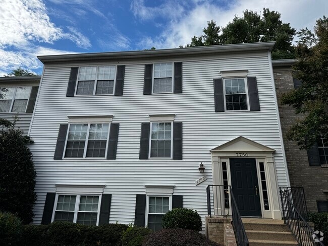 Building Photo - 7750 New Providence Dr Unit 31 Rental