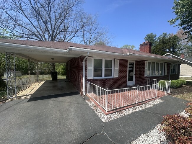 Photo - 1123 Franklin Turnpike