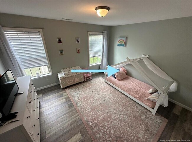 Photo - 112 Bicentennial Way