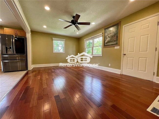 Photo - 5810 Francis Ave