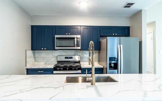 Photo - 916 Sirocco Dr