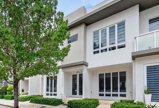 Building Photo - 6461 NW 103rd Psge