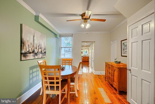 Photo - 1806 Bank St