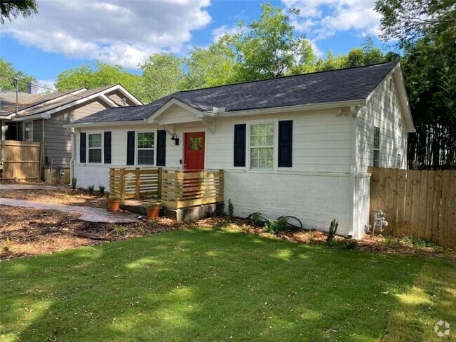 Building Photo - 1127 Dobbs Dr SE Rental