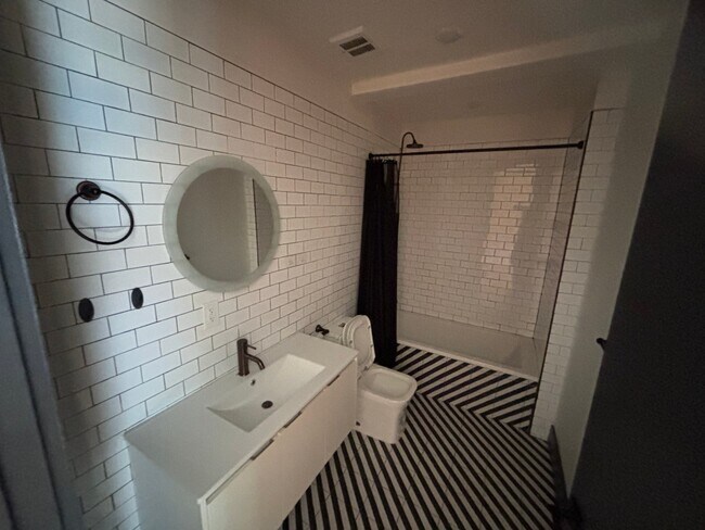 Photo - 568 Communipaw Ave