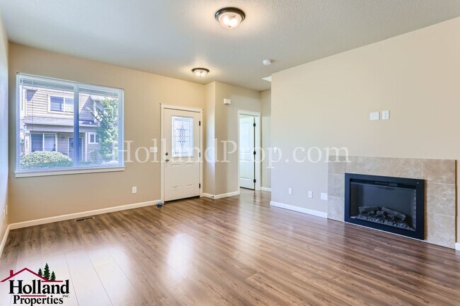 Photo - Lovely Townhouse in Forest Grove.
