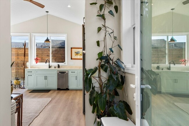 Photo - 402 Haydon St