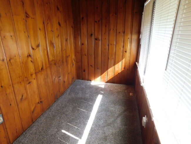 Lower Unit Duplex Walking Distance to Downtown Birmingham