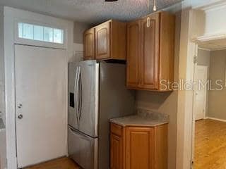 Building Photo - 912 E St Clair St