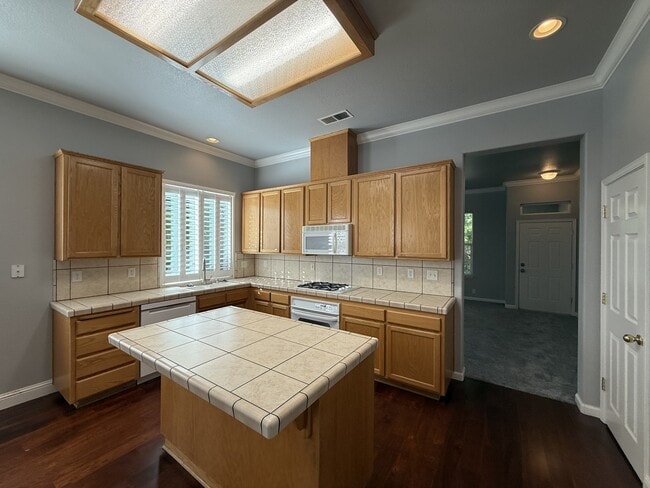 Photo - 1893 Autumn Hill Ln