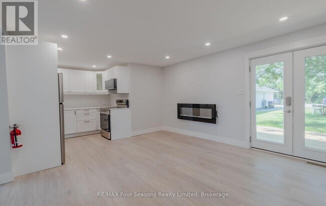 Photo - 9811 Beachwood Rd