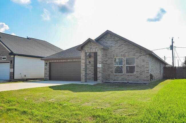 Photo - 815 Easy St
