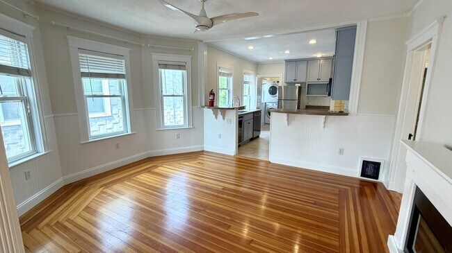 Photo - 9 Ashland St Unit 3