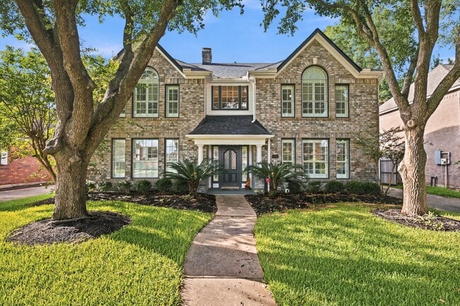 Building Photo - 4704 Broadmoor Dr