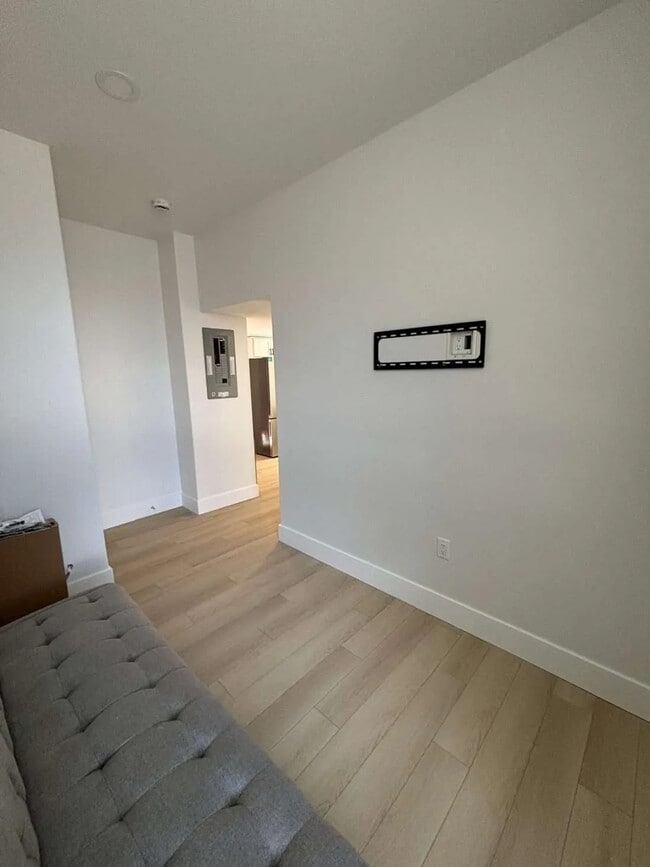Photo - 213 Prince St