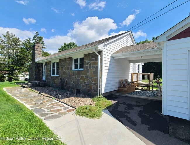 24 Dubois Rd