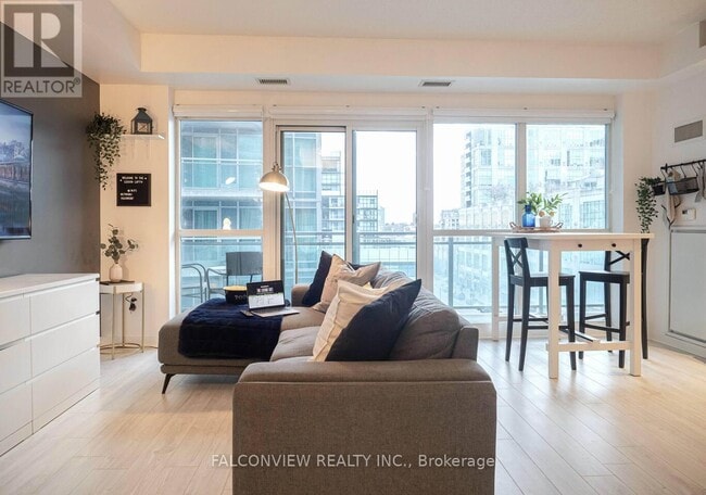 Photo - 165 Legion Rd N Unité 631