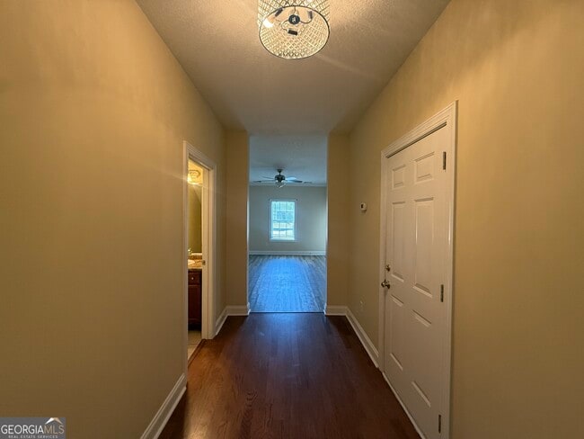 Photo - 161 Barfield Way