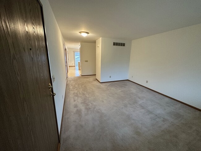 Building Photo - 2051 Cliff Alex Ct S Unit 3