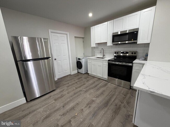 Photo - 2310 Tasker St