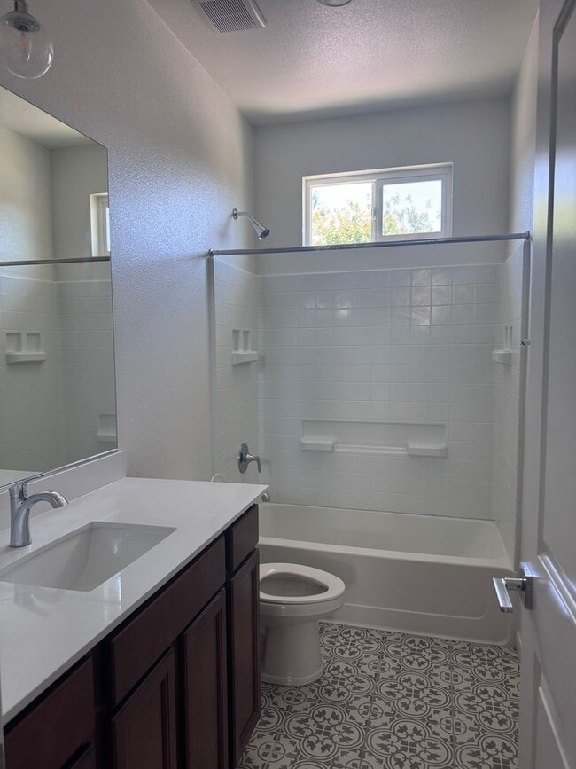 Photo - 3 BR/2.5BA | Newly Renovated Single Family Home | 1-Car Garage |Near Franklin Blvd!