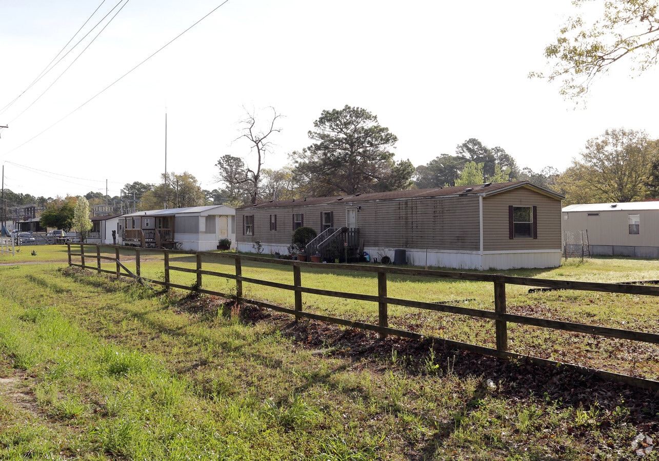 Photo - Graves Trailer Park