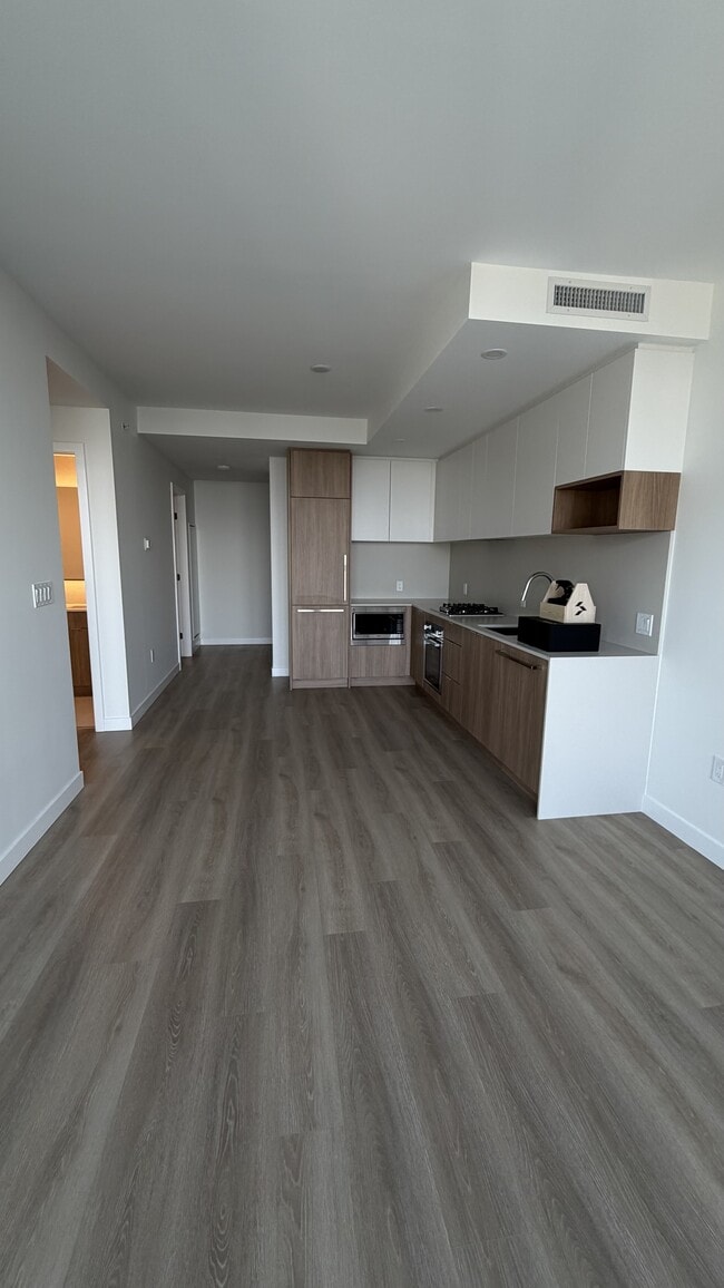 Building Photo - 6087 Wilson Ave