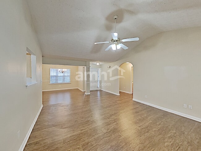 Photo - 1457 Buckingham Pl