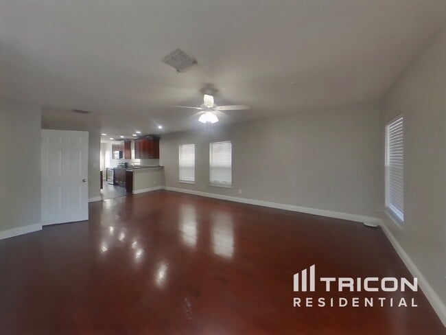 Photo - 1936 W Chestnut St