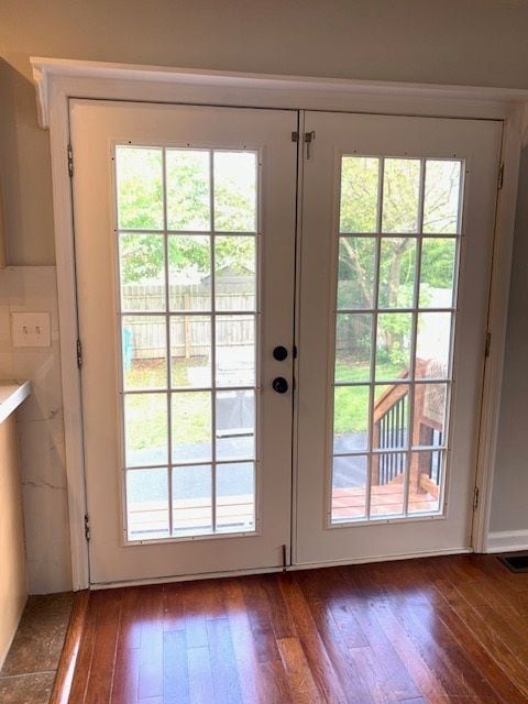 Photo - 1560 Whittier Ave