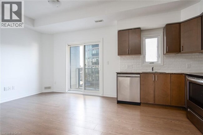 Photo - 1430 Highland Rd W Unit 31B