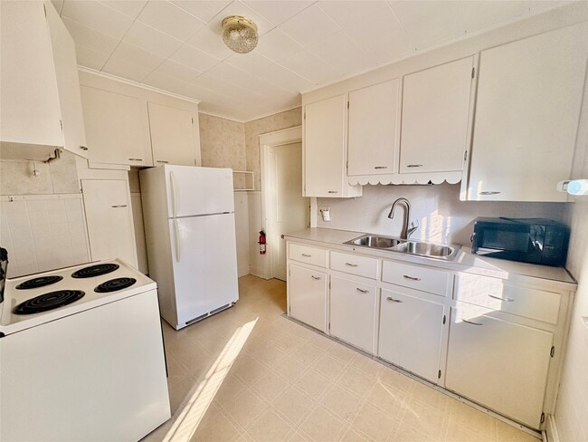 Photo - 211 Dudley Ave Unit 1