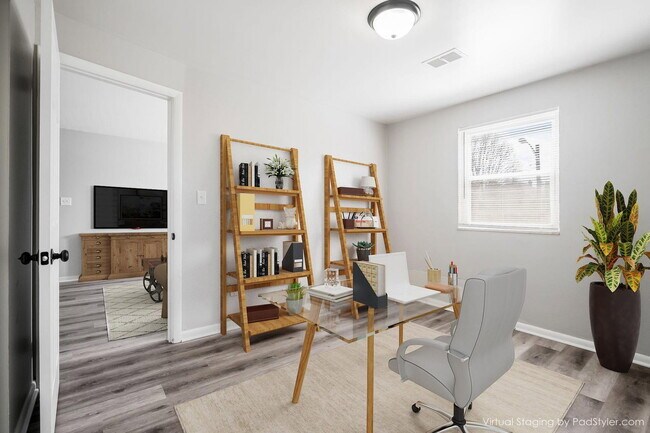 Photo - 474 Elsmere St Unidad A