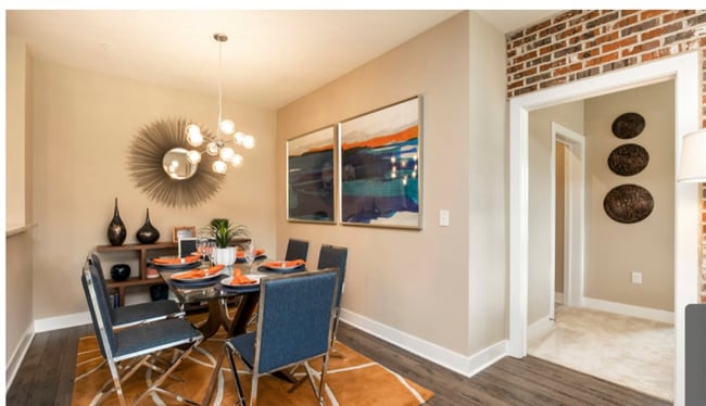 Photo - 637 Marion Ln