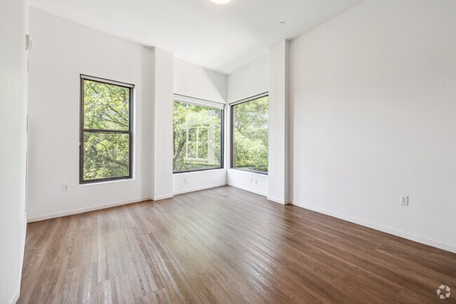 1BR, 1BA - 740SF