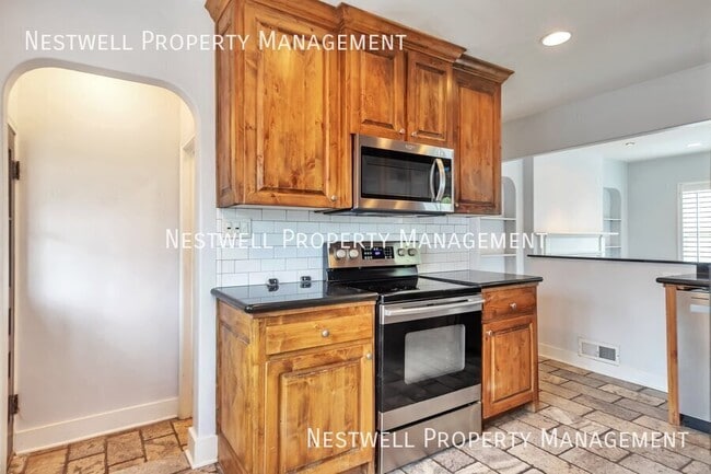 Photo - 1962 S Imperial St