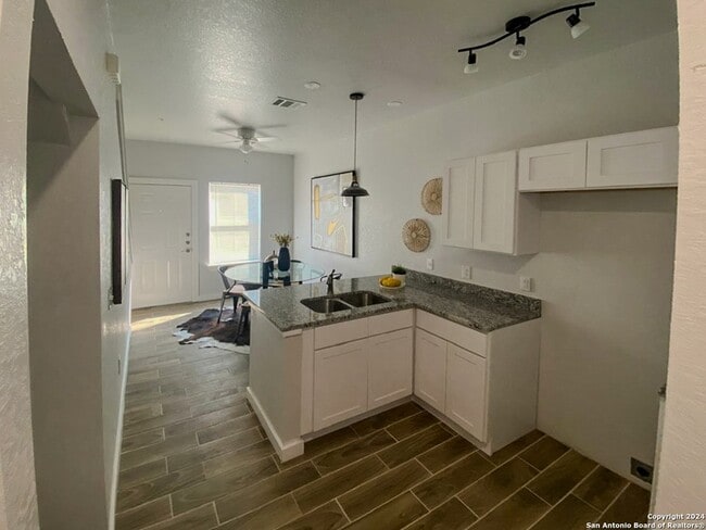 Photo - 143 Lucas St