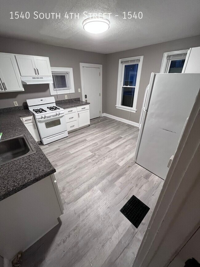 Huge Merion Village 3Bed Duplex! Townhome Townhome Rental in