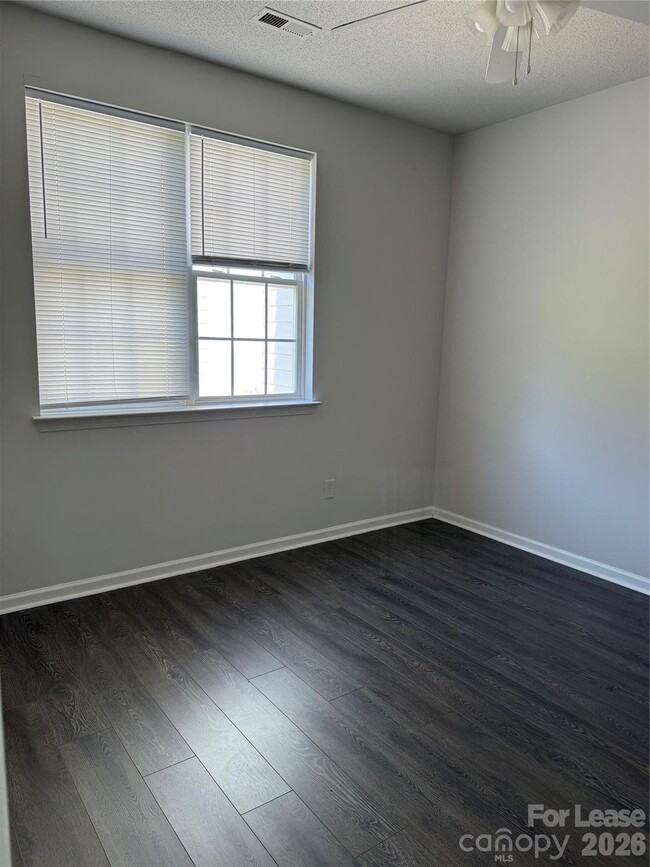 Photo - 508 Goldstaff Ln